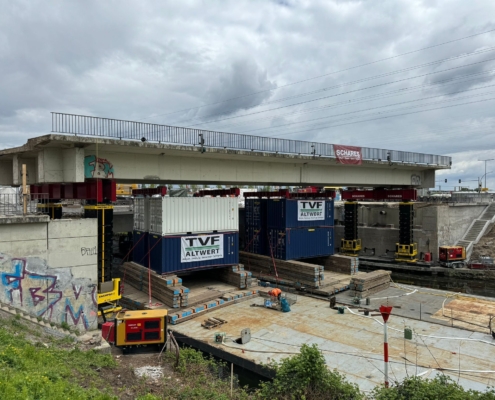 Marggraffbrücke in Berlin, 1.500 Tonnen Brücke