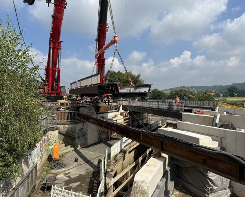 Tandemhub, Kraneinsatz, LTM1650-8.1, Erneuerung einer Bahnbrücke