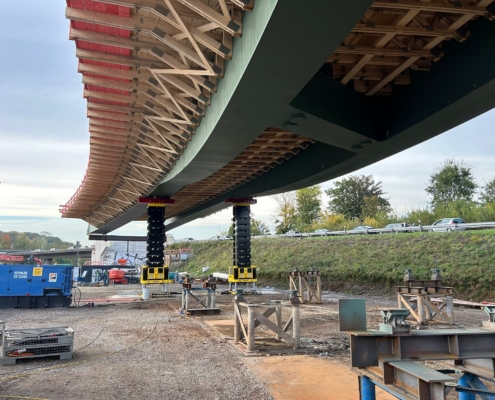 Brückenbauwerk, AK Duisburg Kaiserberg, Autokrane Schares, Brückenbau, lange Brücke